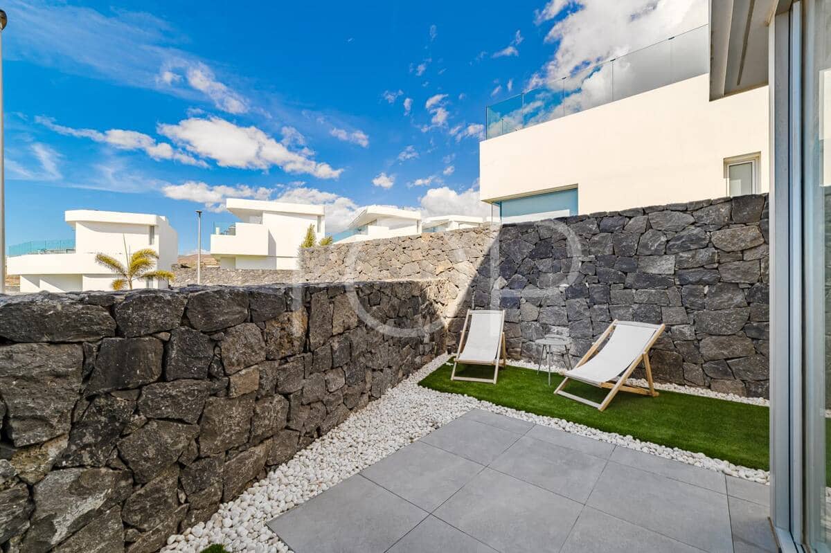 3 slaapkamer Villa te koop in Costa Adeje met zwembad garage - € 1.595.000 (Ref: 9400198)