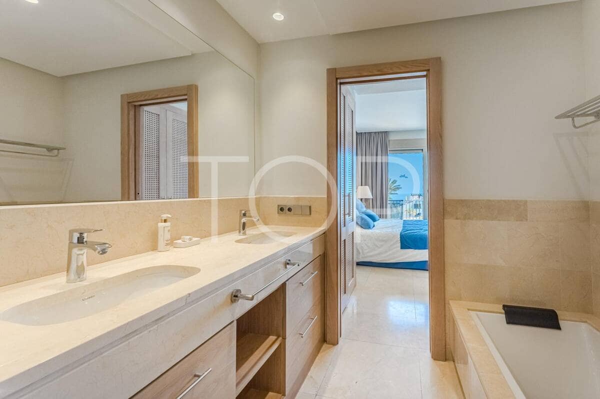 2 bedroom Flat for sale in Guia de Isora with pool garage - € 840,000 (Ref: 9400199)