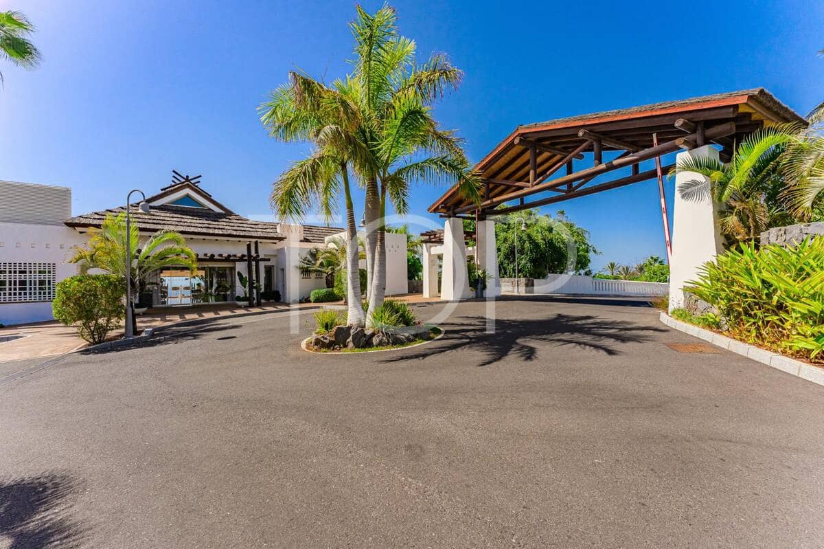 2 bedroom Flat for sale in Guia de Isora with pool garage - € 840,000 (Ref: 9400199)