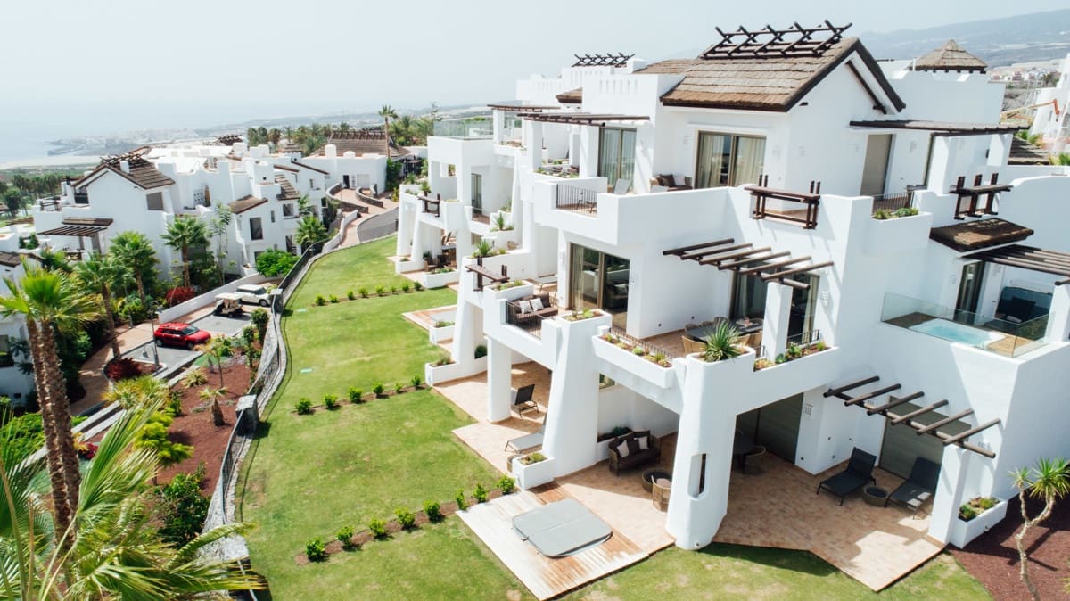 2 bedroom Flat for sale in Guia de Isora with pool garage - € 840,000 (Ref: 9400199)