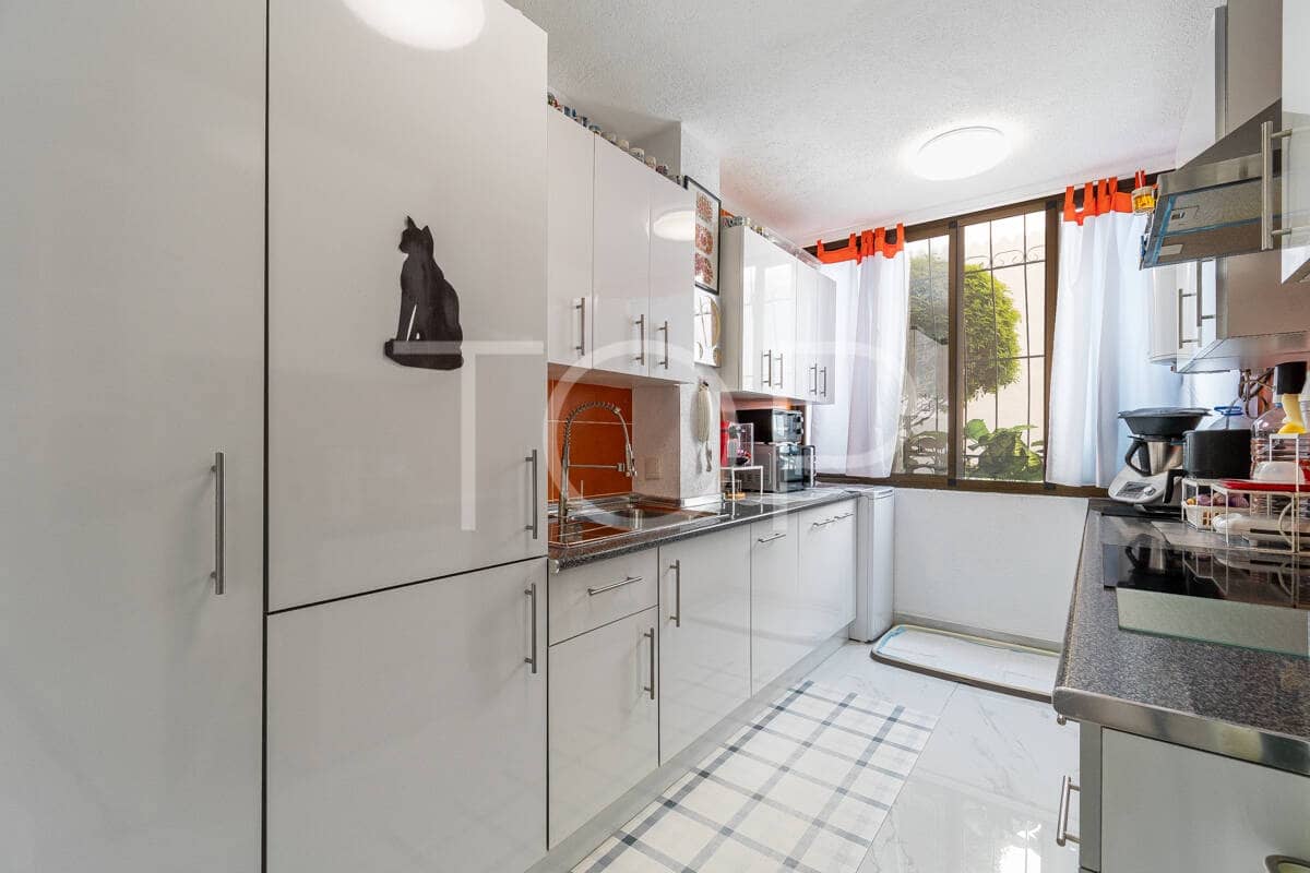 2 soveværelse Lejlighed til salg i Los Cristianos med swimmingpool - € 490.000 (Ref: 9410281)