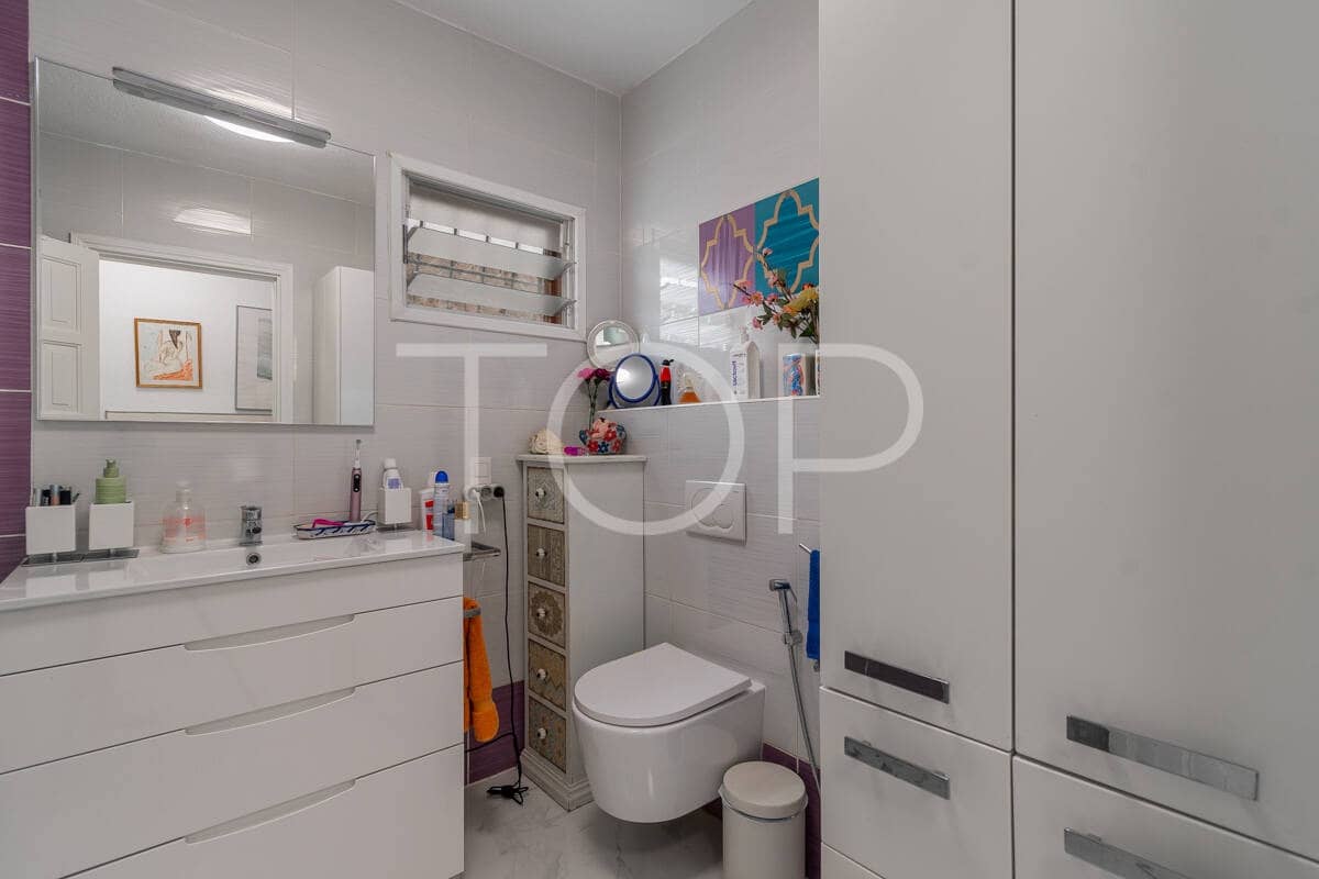 2 soveværelse Lejlighed til salg i Los Cristianos med swimmingpool - € 490.000 (Ref: 9410281)