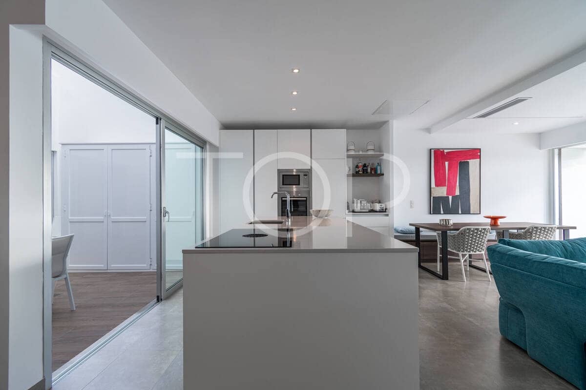 3 chambre Penthouse à vendre à La Caleta Adeje avec piscine garage - 1 395 000 € (Ref: 9429034)