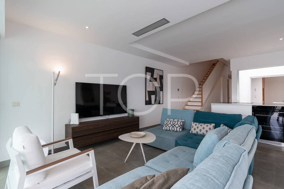 3 chambre Penthouse à vendre à La Caleta Adeje avec piscine garage - 1 395 000 € (Ref: 9429034)