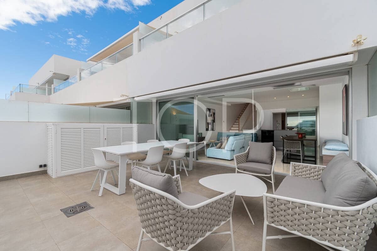 3 chambre Penthouse à vendre à La Caleta Adeje avec piscine garage - 1 395 000 € (Ref: 9429034)