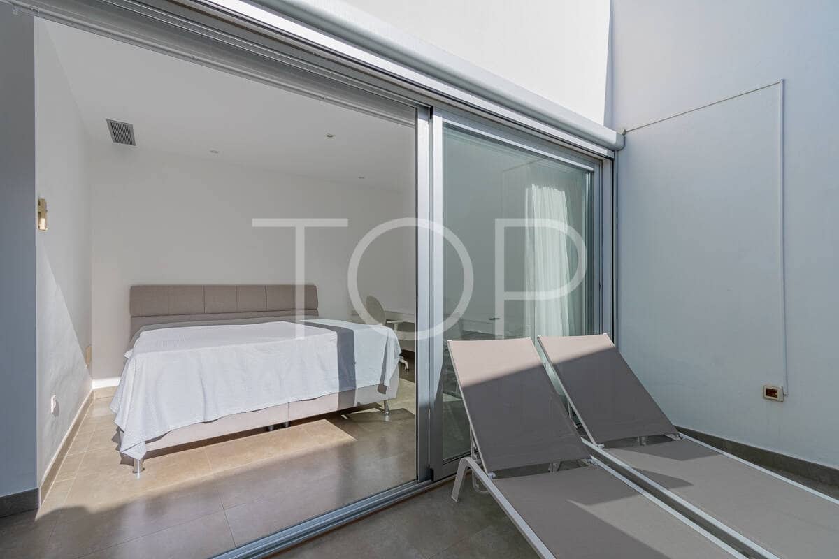 3 chambre Penthouse à vendre à La Caleta Adeje avec piscine garage - 1 395 000 € (Ref: 9429034)