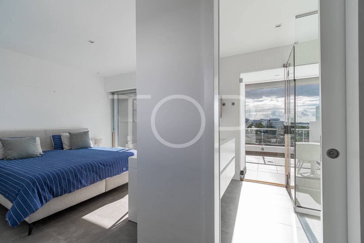 3 chambre Penthouse à vendre à La Caleta Adeje avec piscine garage - 1 395 000 € (Ref: 9429034)