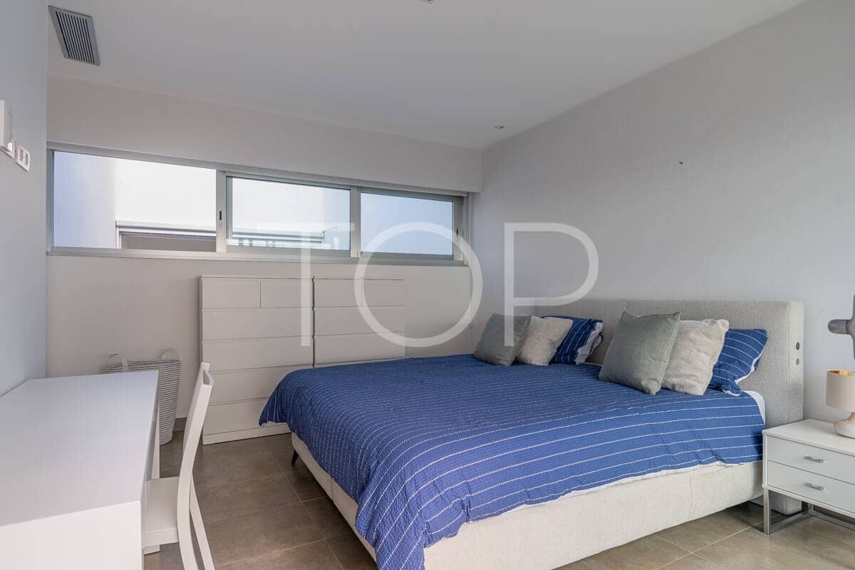 3 chambre Penthouse à vendre à La Caleta Adeje avec piscine garage - 1 395 000 € (Ref: 9429034)