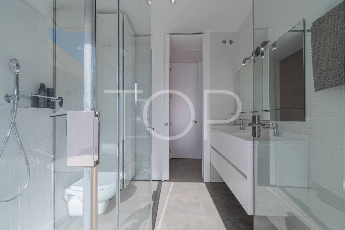 3 chambre Penthouse à vendre à La Caleta Adeje avec piscine garage - 1 395 000 € (Ref: 9429034)