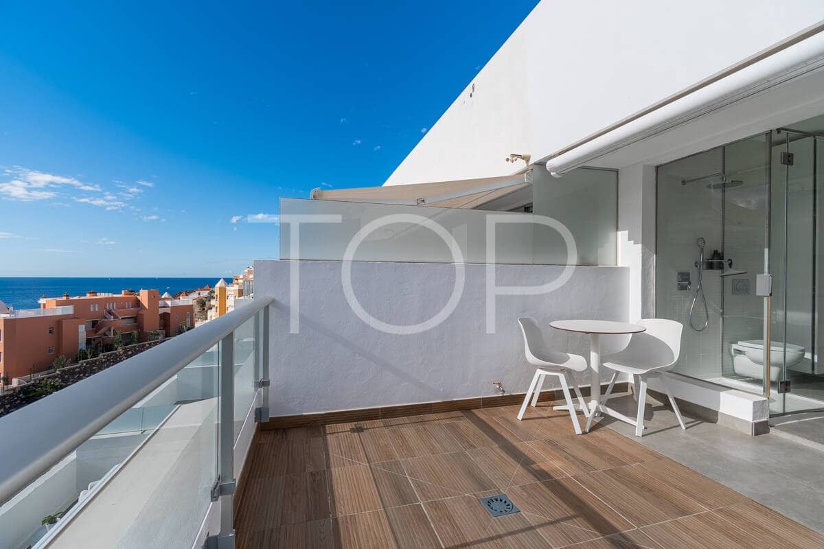 3 chambre Penthouse à vendre à La Caleta Adeje avec piscine garage - 1 395 000 € (Ref: 9429034)