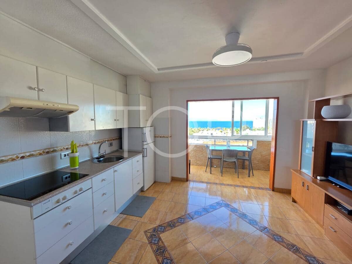 Piso de 1 habitación en Playa de las Americas en venta con piscina - 345.000 € (Ref: 9449995)