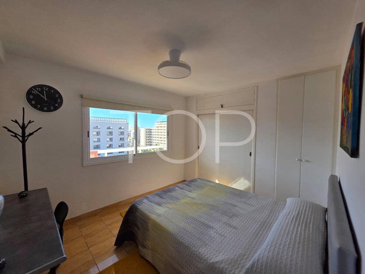 Piso de 1 habitación en Playa de las Americas en venta con piscina - 345.000 € (Ref: 9449995)