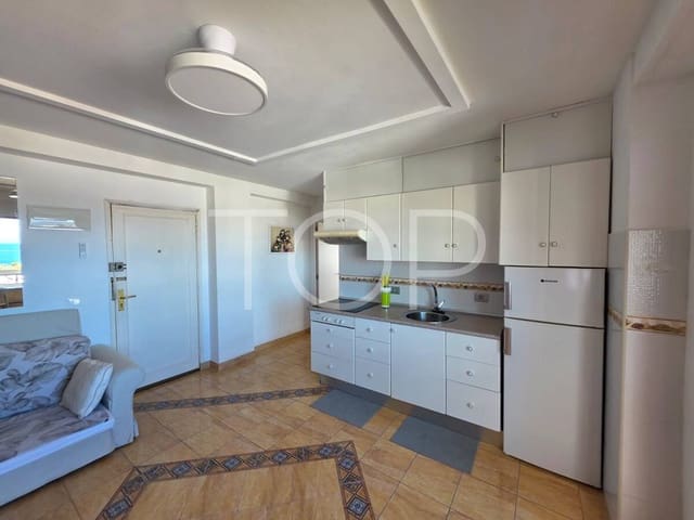 Piso de 1 habitación en Playa de las Americas, Arona en venta con piscina - 345.000 € (Ref: 9449995)