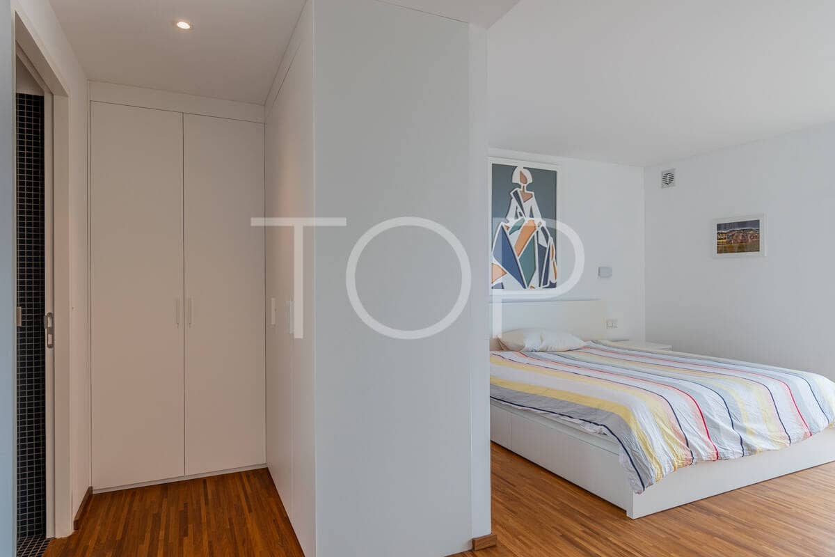 3 makuuhuone Omakotitalo myytävänä paikassa Guia de Isora mukana uima-altaan 
autotalli - 2 200 000 € (Ref: 9452490)