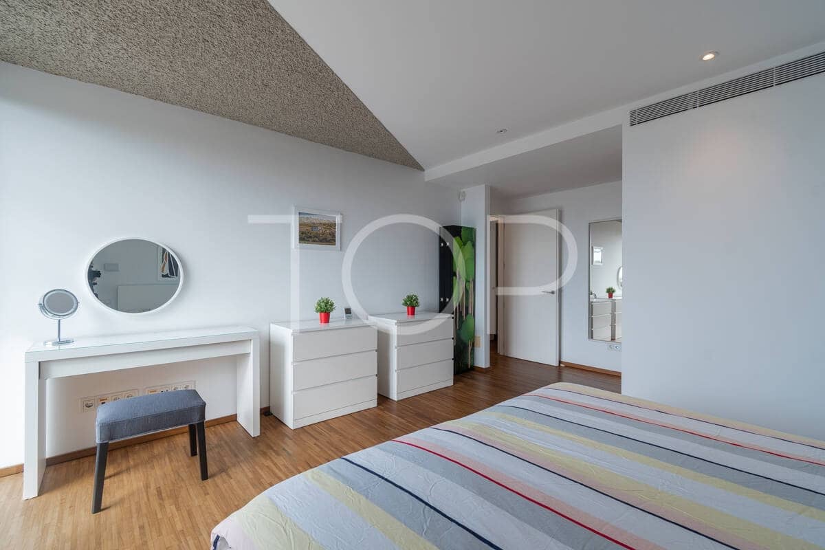 3 makuuhuone Omakotitalo myytävänä paikassa Guia de Isora mukana uima-altaan 
autotalli - 2 200 000 € (Ref: 9452490)