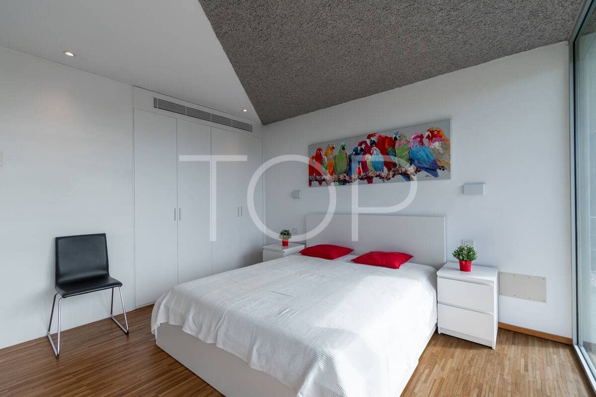 3 makuuhuone Omakotitalo myytävänä paikassa Guia de Isora mukana uima-altaan 
autotalli - 2 200 000 € (Ref: 9452490)