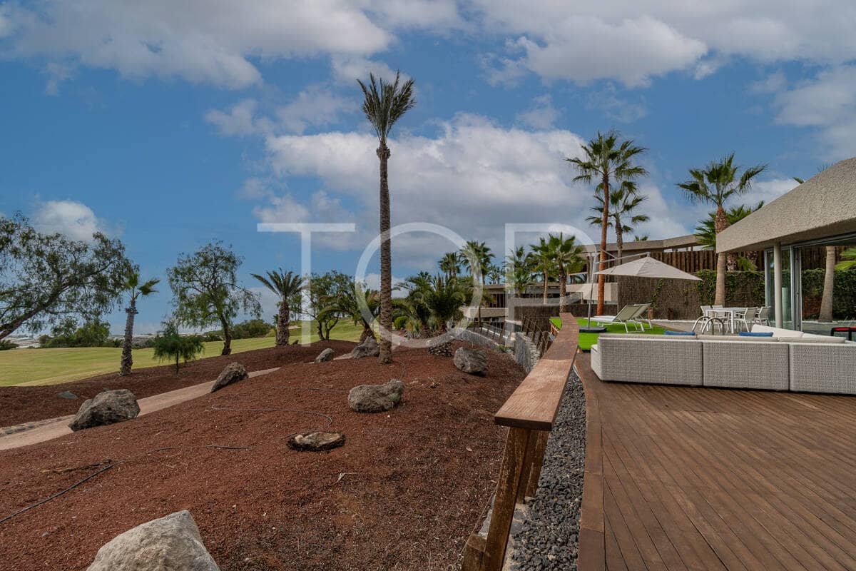 3 makuuhuone Omakotitalo myytävänä paikassa Guia de Isora mukana uima-altaan 
autotalli - 2 200 000 € (Ref: 9452490)