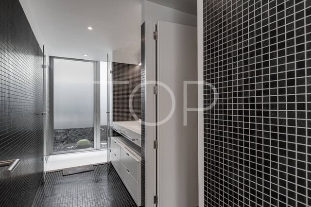 3 chambre Maison de Ville à vendre à Guia de Isora avec piscine garage - 2 200 000 € (Ref: 9452490)