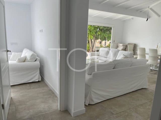 4 quarto Casa em Banda para arrendar em El Madroñal, Adeje com piscina garagem - 4 000 € (Ref: 9467810)