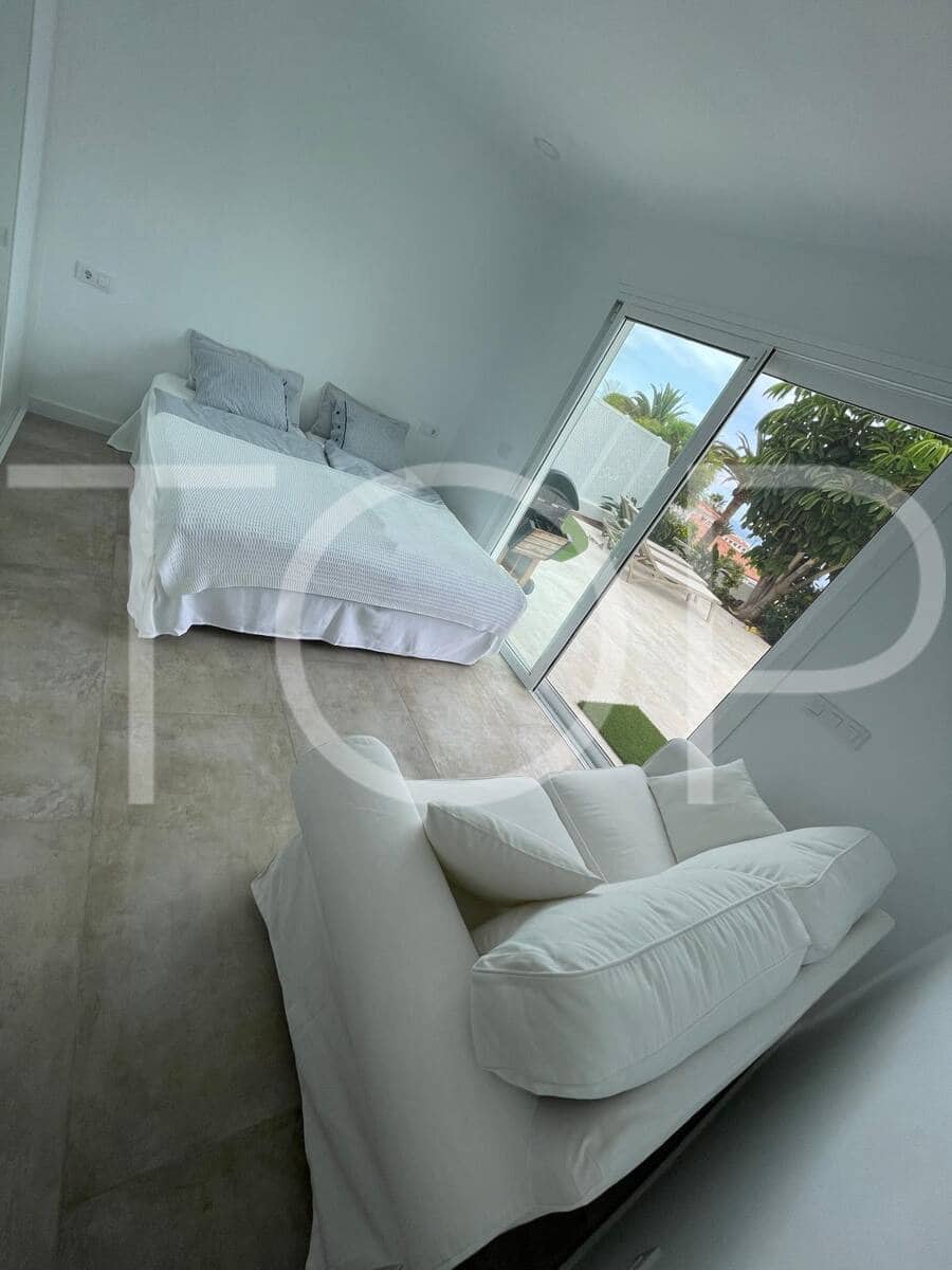 4 quarto Casa em Banda para arrendar em El Madronal com piscina garagem - 4 000 € (Ref: 9467810)