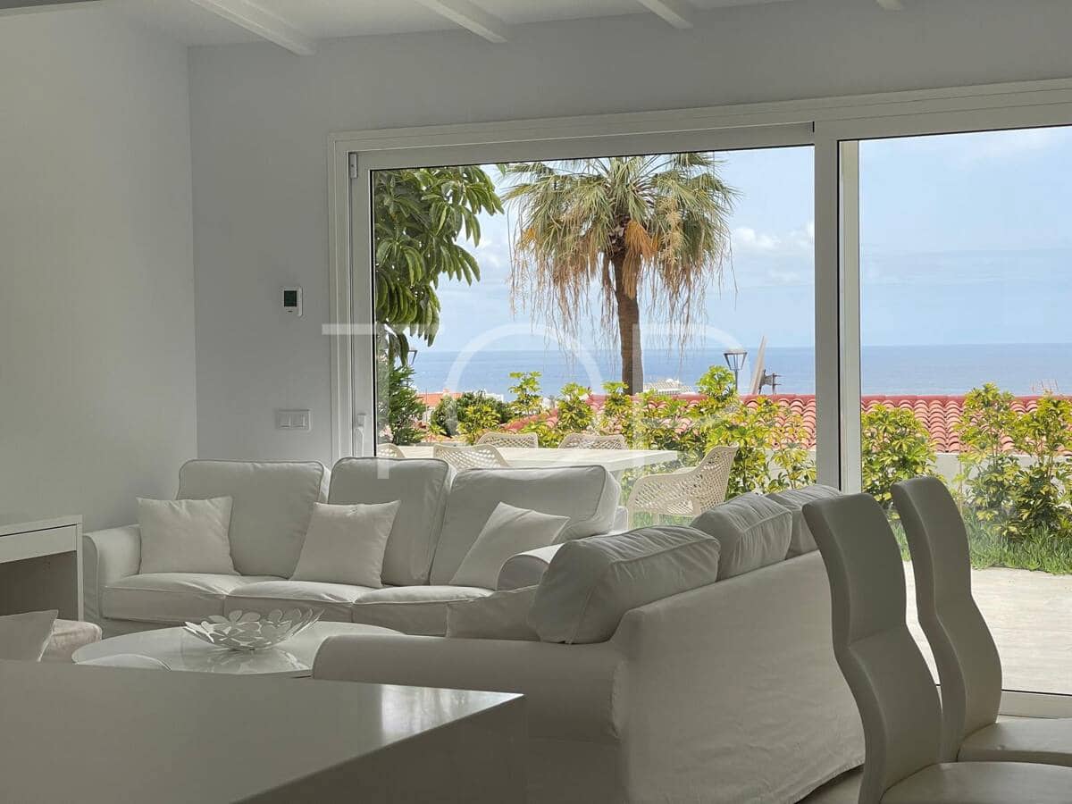 4 quarto Casa em Banda para arrendar em El Madronal com piscina garagem - 4 000 € (Ref: 9467810)