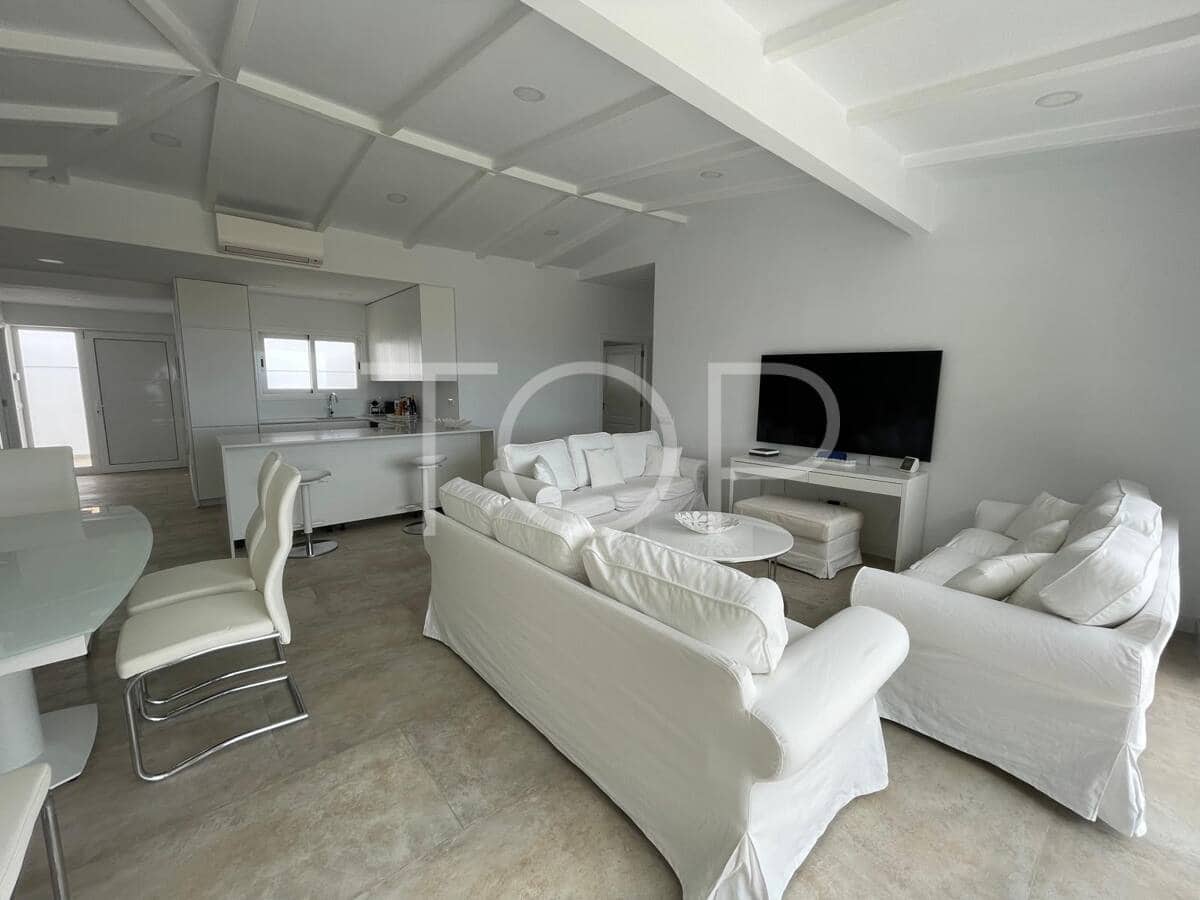 4 quarto Casa em Banda para arrendar em El Madronal com piscina garagem - 4 000 € (Ref: 9467810)