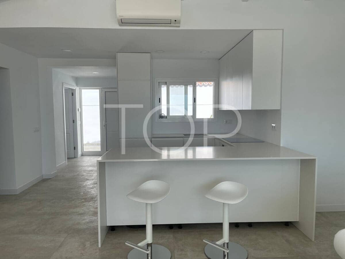 4 quarto Casa em Banda para arrendar em El Madronal com piscina garagem - 4 000 € (Ref: 9467810)