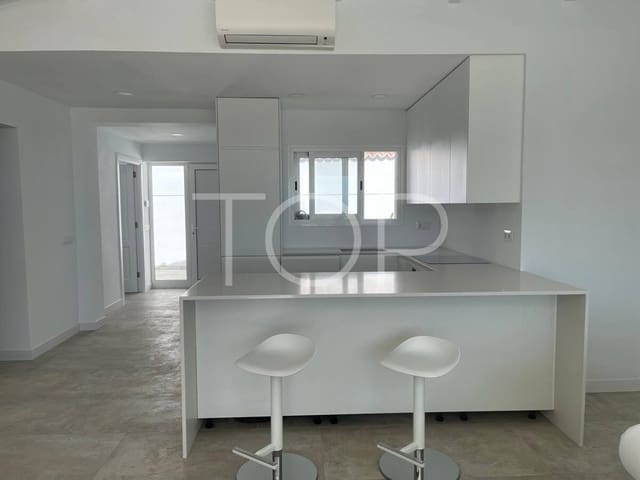 4 quarto Casa em Banda para arrendar em El Madroñal, Adeje com piscina garagem - 4 000 € (Ref: 9467810)