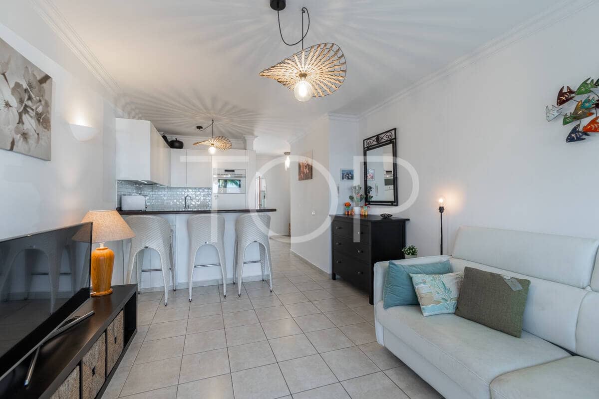 Piso de 2 habitaciones en Playa del Duque en venta - 1.300.000 € (Ref: 9474600)