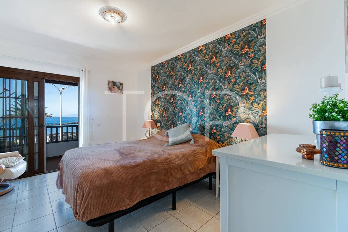 Piso de 2 habitaciones en Playa del Duque en venta - 1.300.000 € (Ref: 9474600)