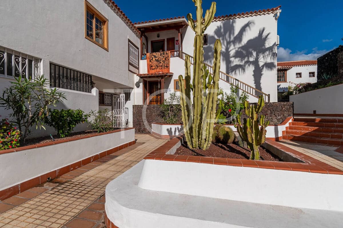 Piso de 2 habitaciones en Playa del Duque en venta - 1.300.000 € (Ref: 9474600)