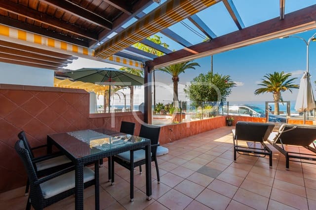 Piso de 2 habitaciones en Playa del Duque, Adeje en venta - 1.300.000 € (Ref: 9474600)