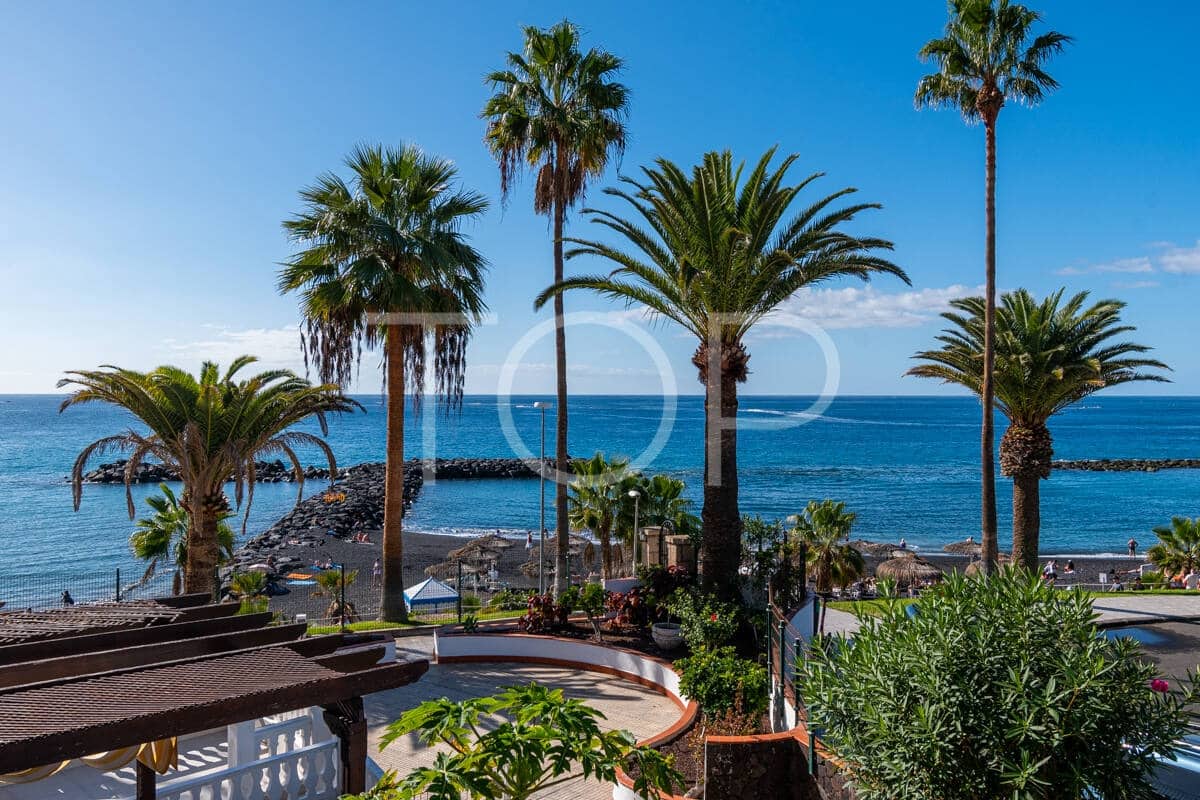 Piso de 2 habitaciones en Playa del Duque en venta - 1.300.000 € (Ref: 9474600)