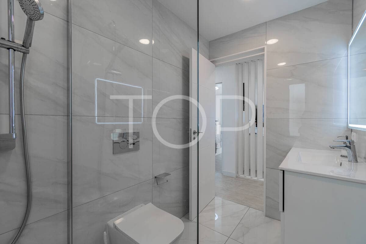 2 Zimmer Wohnung zu verkaufen in Playa de las Americas mit Pool - 570.000 € (Ref: 9474601)