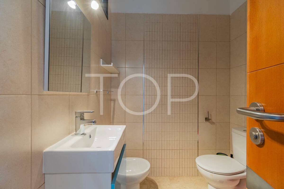 6 bedroom Villa for sale in Granadilla de Abona with garage - € 795,000 (Ref: 9481625)