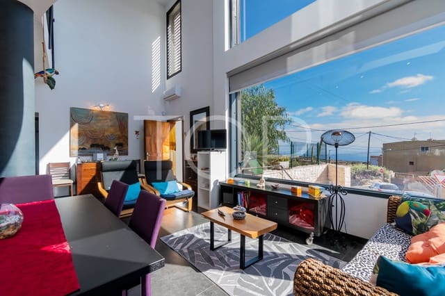 6 bedroom Villa for sale in Granadilla de Abona with garage - € 795,000 (Ref: 9481625)