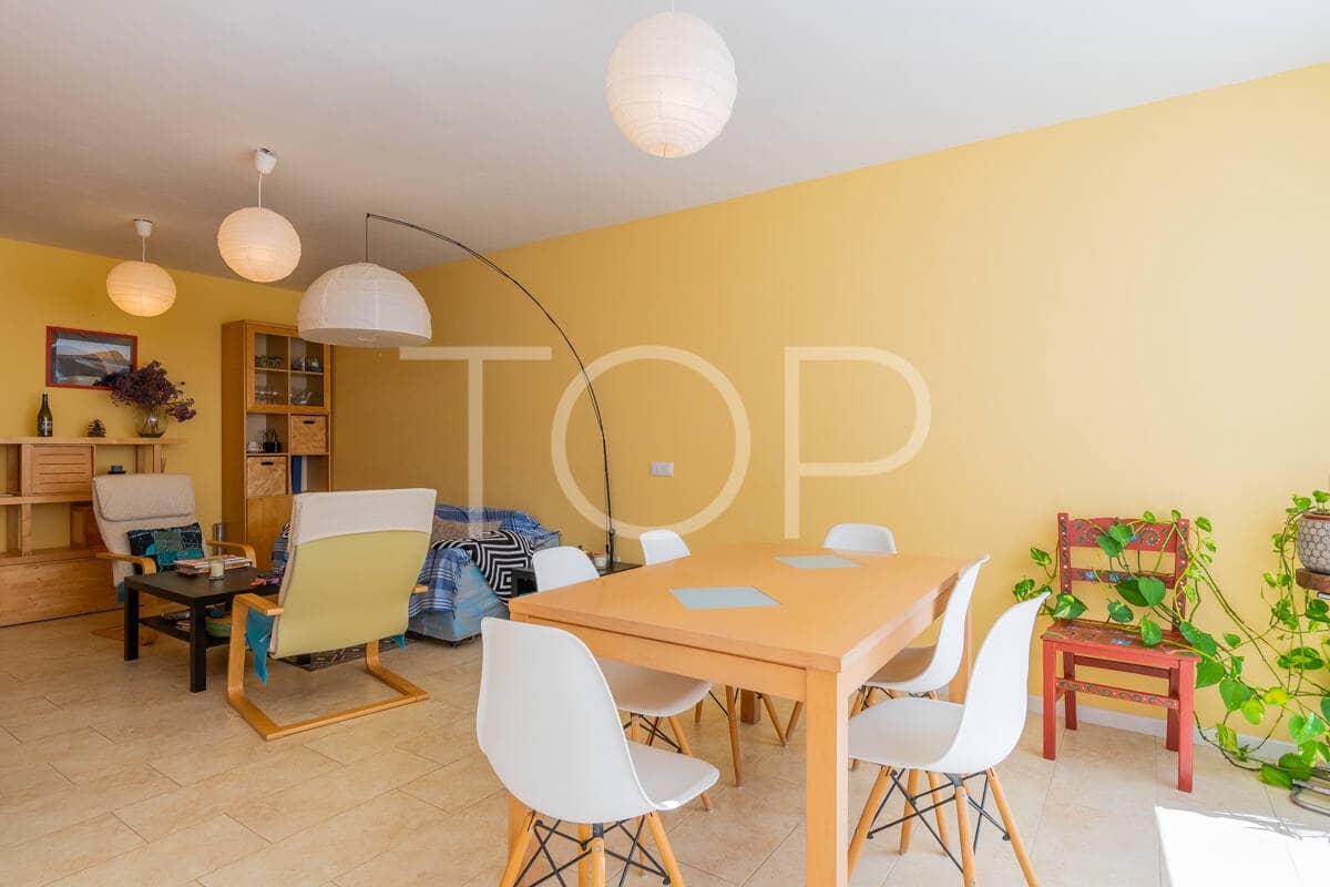 6 bedroom Villa for sale in Granadilla de Abona with garage - € 795,000 (Ref: 9481625)