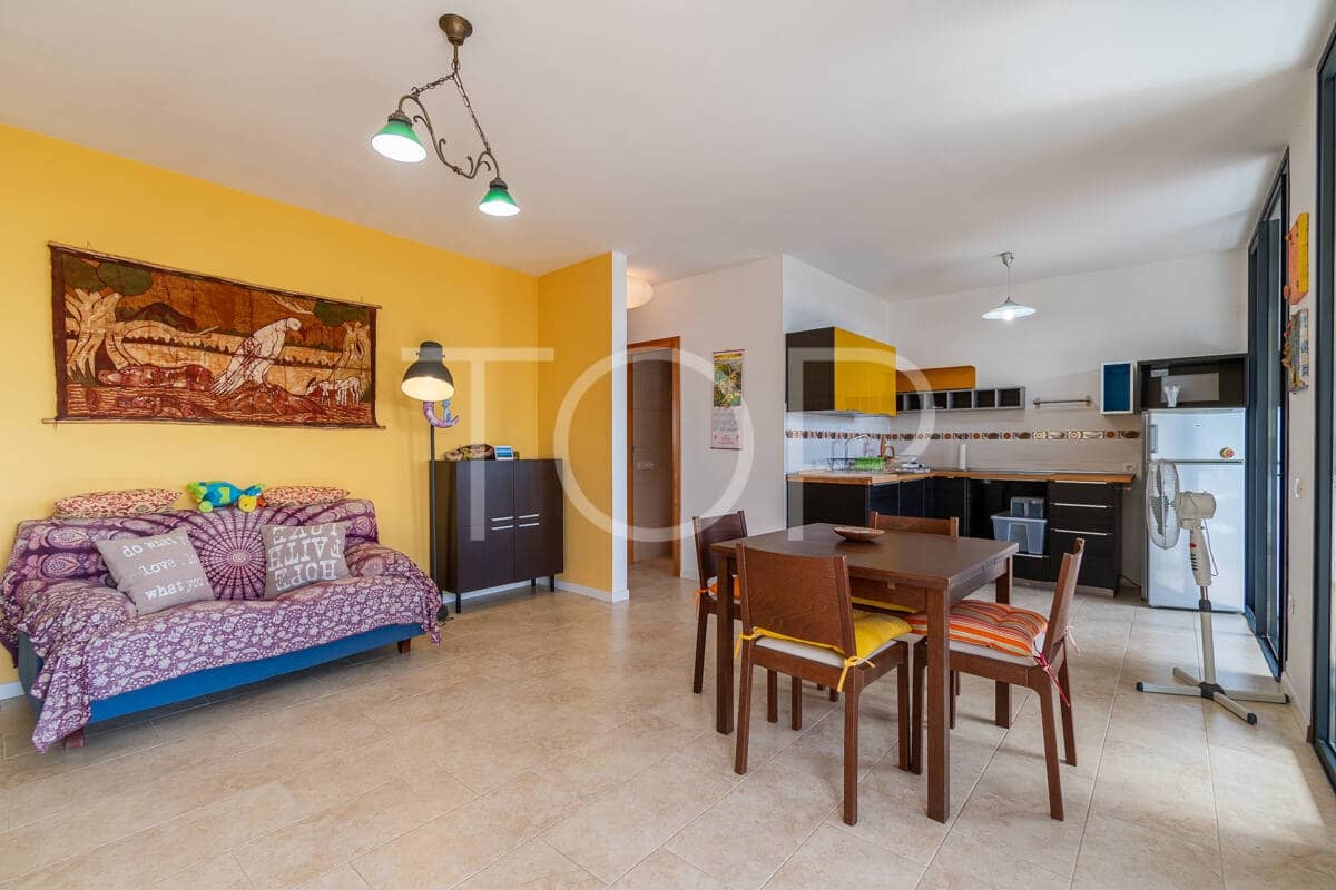 6 bedroom Villa for sale in Granadilla de Abona with garage - € 795,000 (Ref: 9481625)