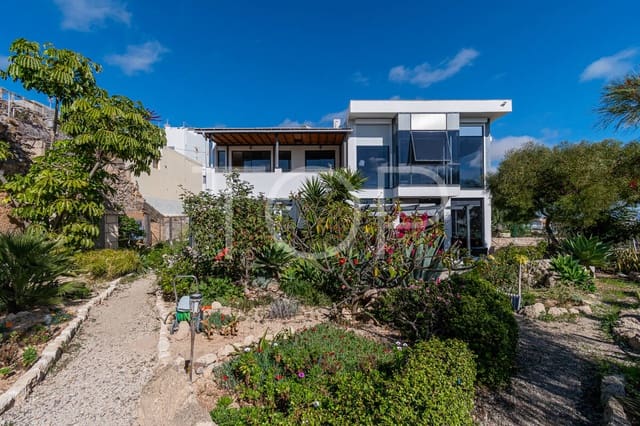 6 bedroom Villa for sale in Granadilla de Abona with garage - € 795,000 (Ref: 9481625)