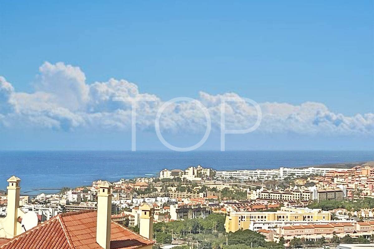 2 bedroom Flat for sale in Costa Adeje with pool - € 479,000 (Ref: 9494109)