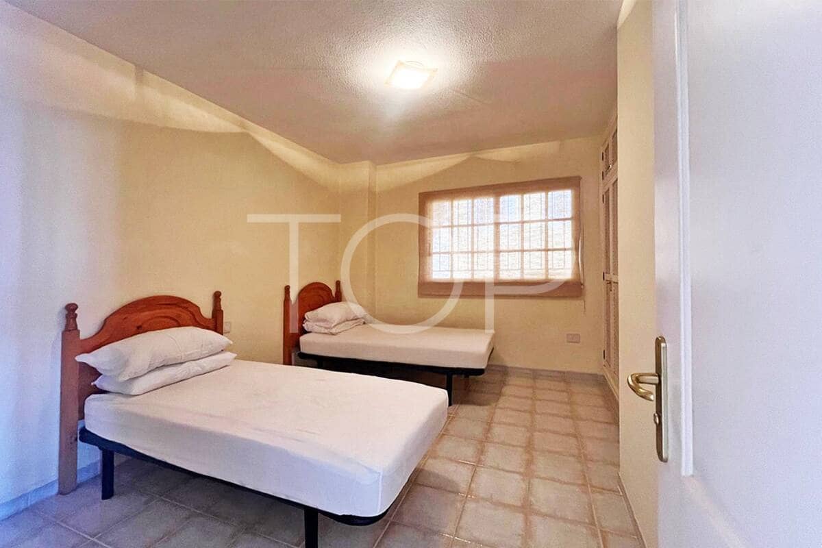 2 bedroom Flat for sale in Costa Adeje with pool - € 479,000 (Ref: 9494109)