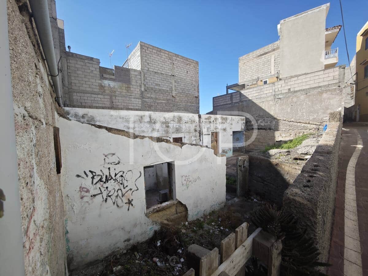 Rakentamaton maa myytävänä paikassa Puerto Santiago - 360 500 € (Ref: 9496631)