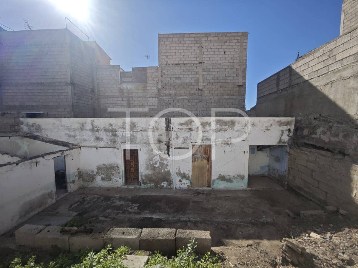 Rakentamaton maa myytävänä paikassa Puerto Santiago - 360 500 € (Ref: 9496631)