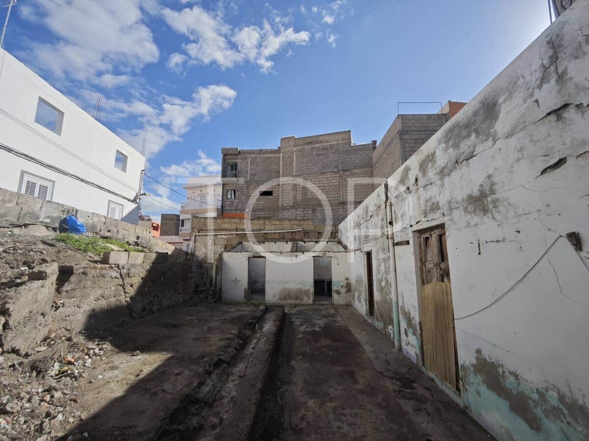 Rakentamaton maa myytävänä paikassa Puerto Santiago - 360 500 € (Ref: 9496631)