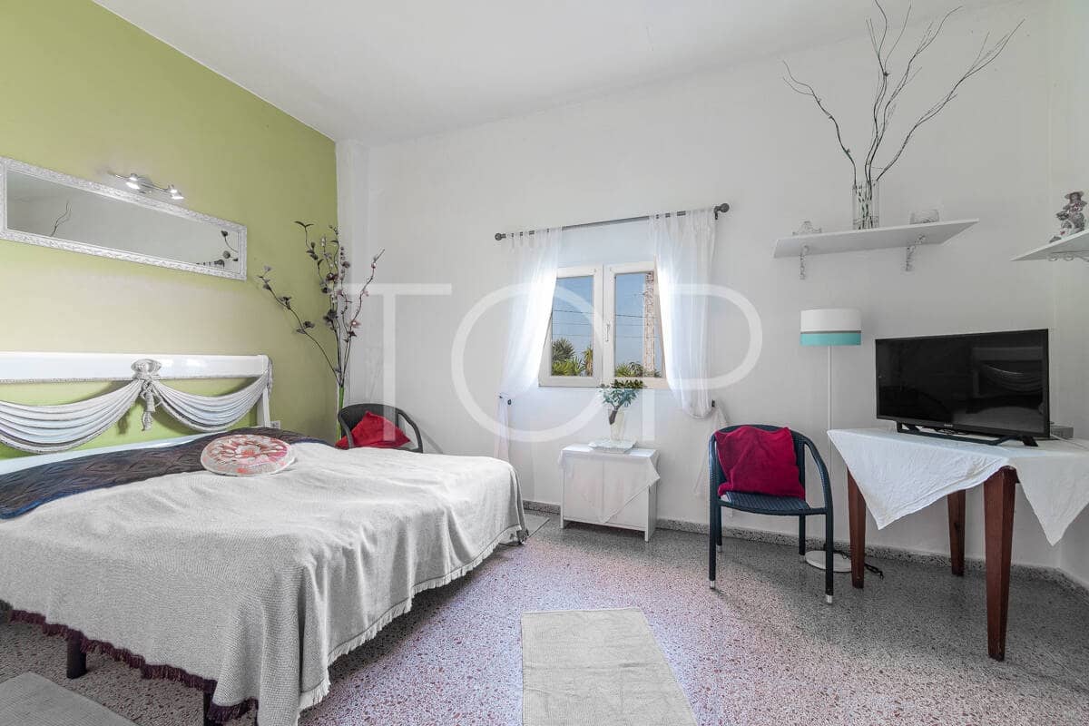 6 bedroom Townhouse for sale in Icod de los Vinos with garage - € 1,300,000 (Ref: 9503491)