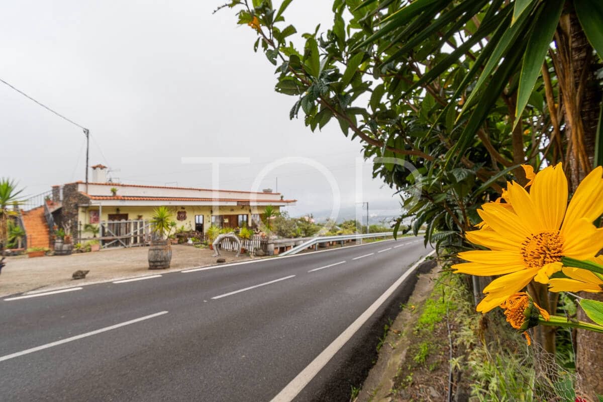 6 bedroom Townhouse for sale in Icod de los Vinos with garage - € 1,300,000 (Ref: 9503491)