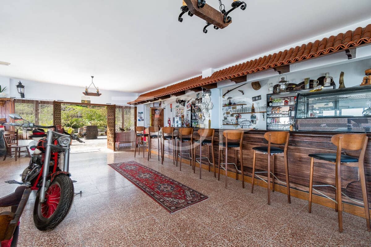 6 bedroom Townhouse for sale in Icod de los Vinos with garage - € 1,300,000 (Ref: 9503491)