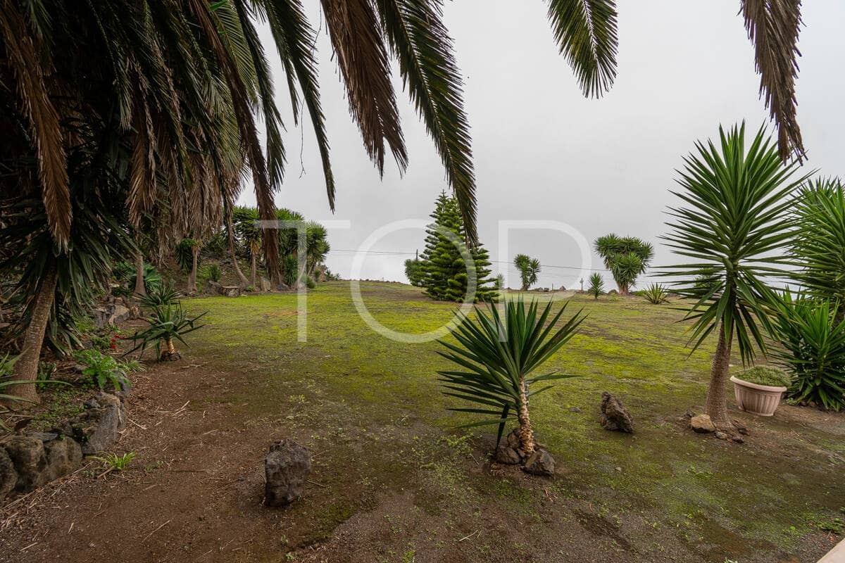 6 bedroom Townhouse for sale in Icod de los Vinos with garage - € 1,300,000 (Ref: 9503491)