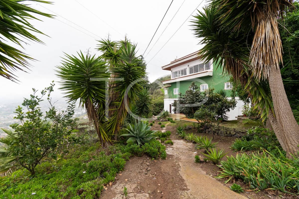 6 bedroom Townhouse for sale in Icod de los Vinos with garage - € 1,300,000 (Ref: 9503491)