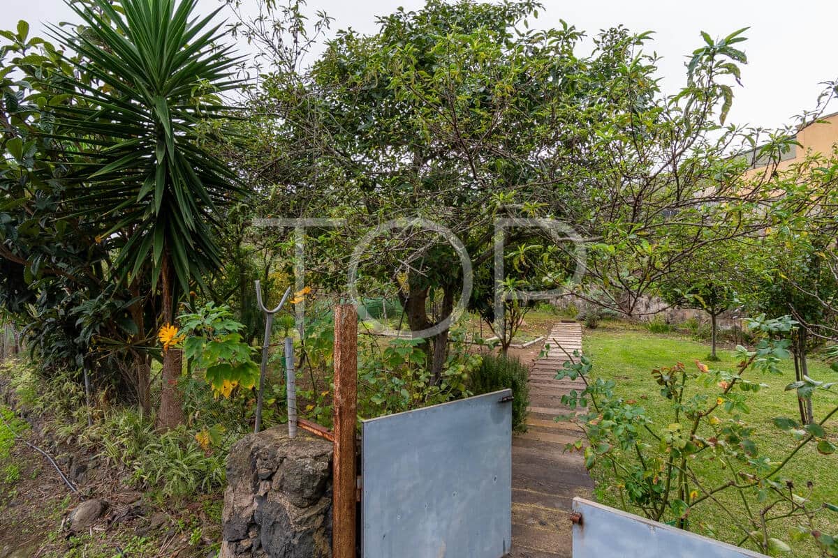 6 bedroom Townhouse for sale in Icod de los Vinos with garage - € 1,300,000 (Ref: 9503491)